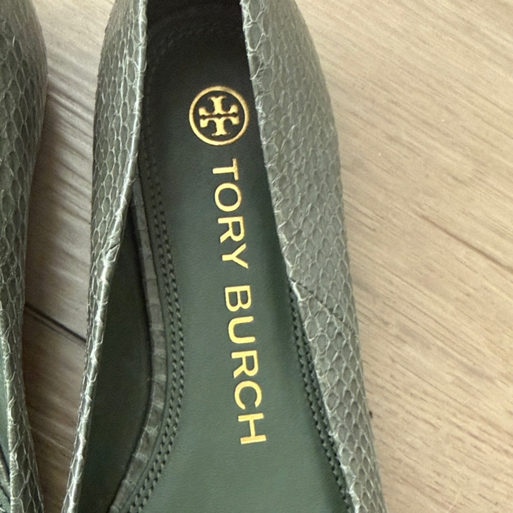 Tory Burch Georgia Ballet Flats in Palm Leaf with Logo Accent Size 7 - Picture 5 of 9